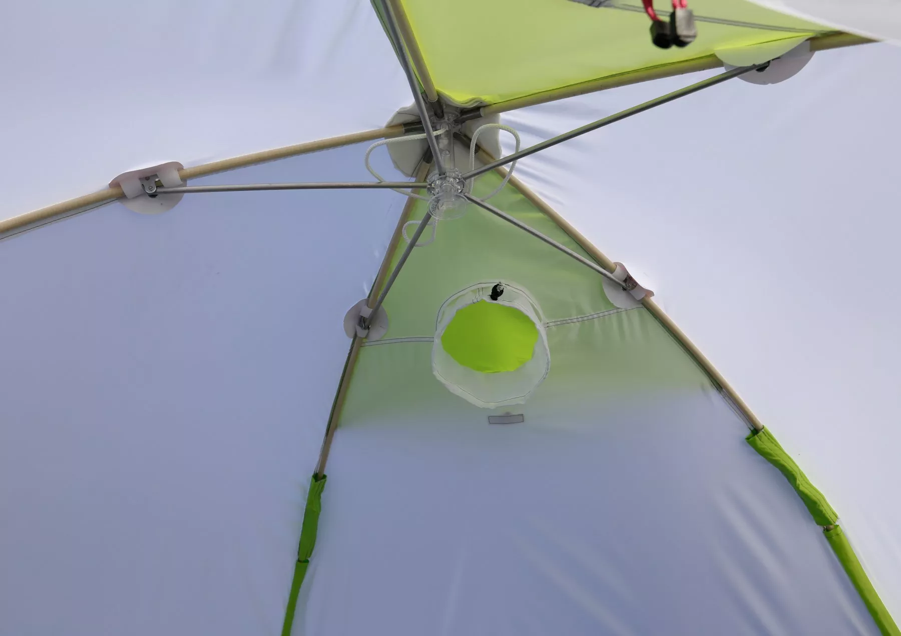 Полуавтоматическая зимняя палатка ЛОТОС 3С (механизм раскрытия)