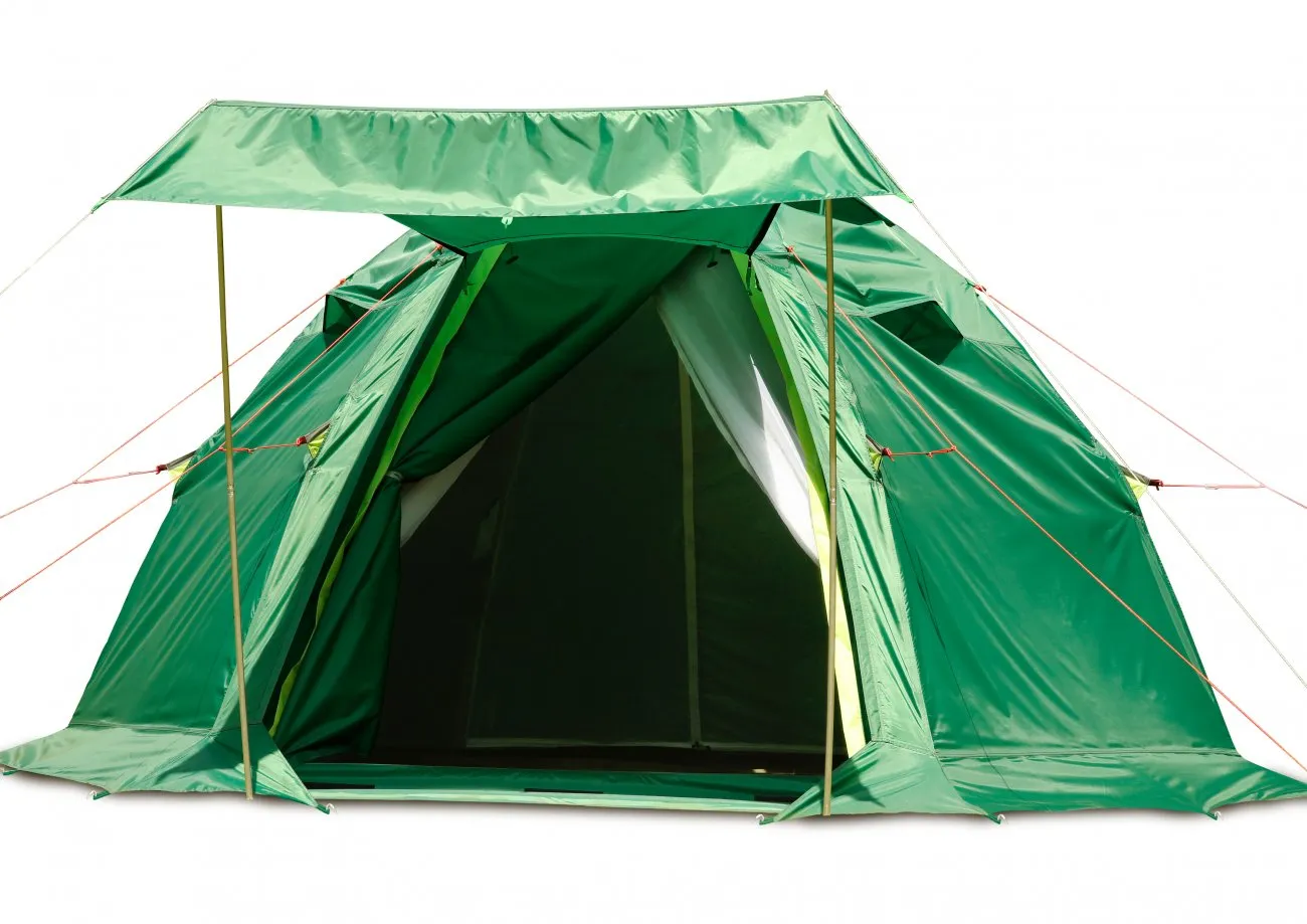 Влагозащитный тент, установленный на палатке Лотос 5
